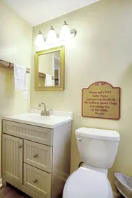 COMFY HIDE-OUT (SLEEPS 6) - Image 3