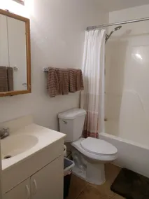 Amazing Huge, 3BD 2BA Private Safe Apt. - Image 4