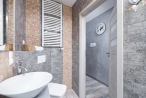 Stylish Apartment with Balcony | Workspace - Image 3
