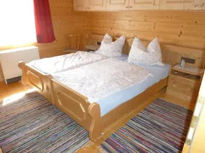 Rustic mountain hut with panoramic view and close to the slopes - Image 4