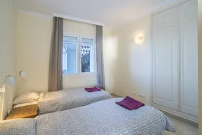 Ferienwohnung \"Astonishing view modern apartment\" mit Gemeinschaftspool und WLAN - Image 5