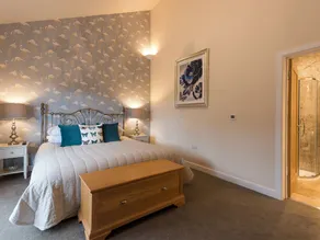 6 bedroom accommodation in Wimborne - Image 5