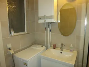Newly Renovated Apartment - Image 2