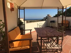 Romantic apartment, 5 mins from beach with scenic view & 350mbps high speed WiFi - Image 5