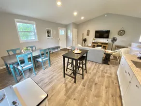 TC TWO OAKS Studio / Downtown / Clean & Spacious - Image 5