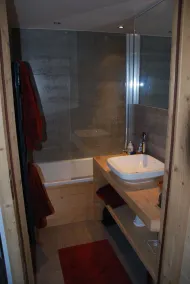 Außergewöhnliche Wohnung mit Panoramablick und Innenpool - Image 4