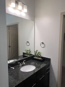 A lovely and well spaced one bedroom with a pool view - Image 2