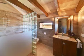 Small, comfortably furnished finca just 4.5 km from the sandy beach of Es Trenc - Image 2