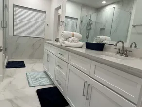 Luxury 3BR for Families Nurses and Group - Image 5