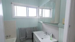 Dalziel Beach House - Nostalgic Beachside Bliss: Just 300m to the sand dunes, the classic beach hous - Image 2