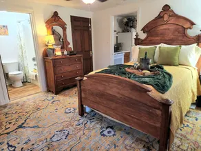 Waterfront 1 Bedroom Design Apt, 10 minutes to Santander Arena - Image 3