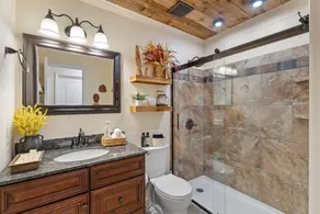 Sleeps 6 with Garden/Bar - Image 2