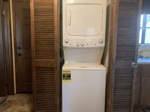 Cedar Pines - 2BR / 1BA / WiFi / Netflix / GRATUIT 2 heures de location de vélo / kayak! - Image 2