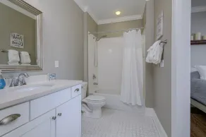 Deluxe downtown Tallahassee condo; great value! - Image 4