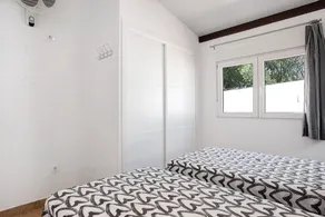 Holiday Home \"Naranjos\" with Private Garden & Wi-Fi - Image 4
