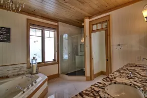 Live the Good Life on Lake Muskoka! 6 bdrm 5 bath Cottage +Boathouse! Sleeps 17! - Image 4