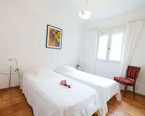 Approximately 1.2 km from the village of Roussillon, Provencal holiday home with pool - Image 5