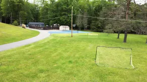NY! 10 hektar Lakefront Estate, uppvärmd pool, volleyboll, fotbollsplan. - Image 2