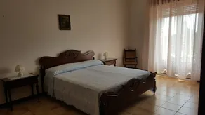 Apartment in einem zweistöckigen Einfamilienhaus - Image 5