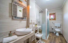 Stunning Home In Bosiljevo - Image 3