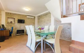 Three-Bedroom Holiday Home In Krusevo - Image 5