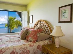 E2: 1 bedroom, 1st floor, oceanfront - Image 3
