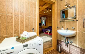 Gorgeous Home In Licko Lesce - Image 4