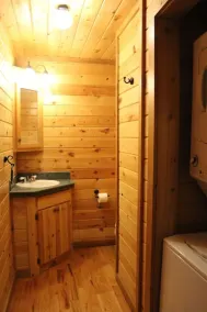 Rustic Log Cabin Escape: Minutes from Wedding Venues & KC Metro! - Image 2