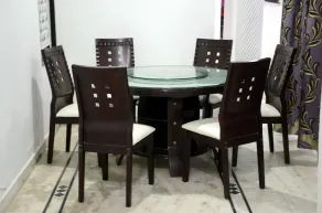 TAJ SQUARE HOMESTAY - Image 4