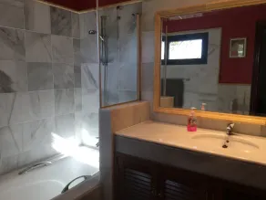 Belle villa individuelle de 2 chambres dans le quartier populaire de Faro Park à Playa Blanca - Image 2