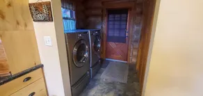 Cozy Custom Log Cabin Nestled within Mile High Estates - Image 2