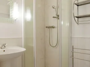 4 bedroom accommodation in Pitcairlie, near St Andrews - Image 3