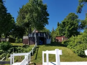 Privatliv, plads og fantastisk udsigt over søen fra dækket lige uden for din dør - Image 2