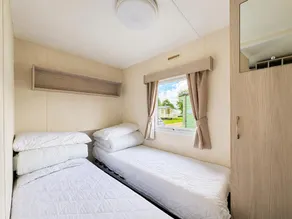 Gorgeous Caravan With Decking In Breydon Water Holiday Park, Ref 10081B - Image 5