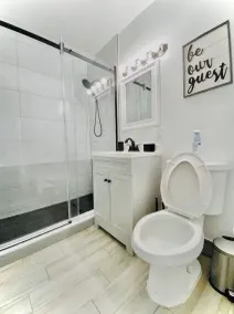 Spacious XL 1BR 1BA w/ pool access; near beach - Image 3