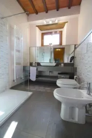 Stunning Private Villa for 4 Guests With Wifi, Private Pool, TV, Veranda, Pets Allowed and Parking - Image 2