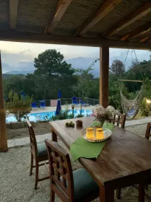 5 apartamentos de dois e três quartos (4 a 7 camas) com piscina privativa perto da praia - Image 3