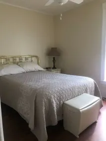 Clean and Roomy 4 Bedroom House - Image 5