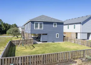 New, great for couples. Pets friendly, fenced backyard, close to beach and bay.  - Image 2