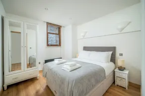 JOIVY Chic Mews house in S Kensington - Image 5