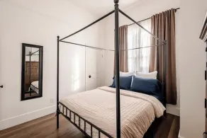 Private 2BR Downtown Retreat with Onsite Parking — Walk to Petco & Gaslamp - Image 4