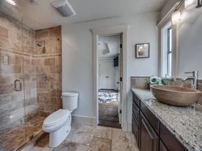 Beautiful Spacious Home with Private Pool and Hot Tub Easy Trip from Airport - Image 5