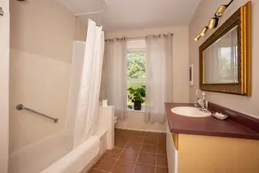 Multi-Family Private Resort (Pool, Gardens, Swings, 3-Full Homes ) *Sleeps 30* - Image 3