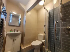 Stunning apartment, perfectly located in the centre of St. Agnes village - Image 4