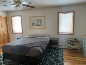 Lake living at its finest in this comfy cottage - Image 3