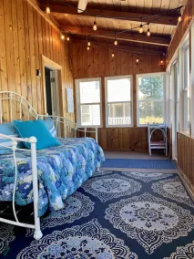 Cedar Hill Cottage perfekt beliggende i centrum af Boyne City! - Image 3