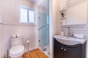 Suite 209: Beautiful 2-Bedroom Beachfront Suite - Image 2