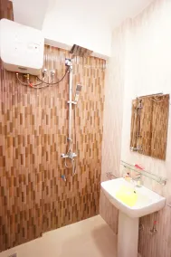 Amazing Alexandra Apartment - Image 3