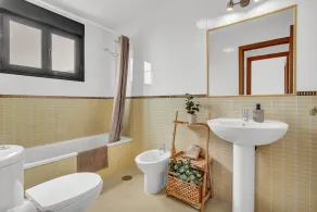 Villa per vacanze 'Manuela' con vista montagna, piscina condivisa e Wi-Fi - Image 3