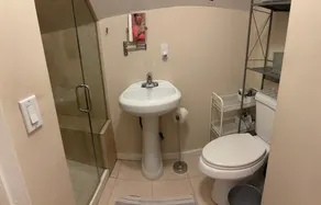 \"Serene Retreat near JFK: Private Balcony, Yard, and Pool Access\" - Image 2